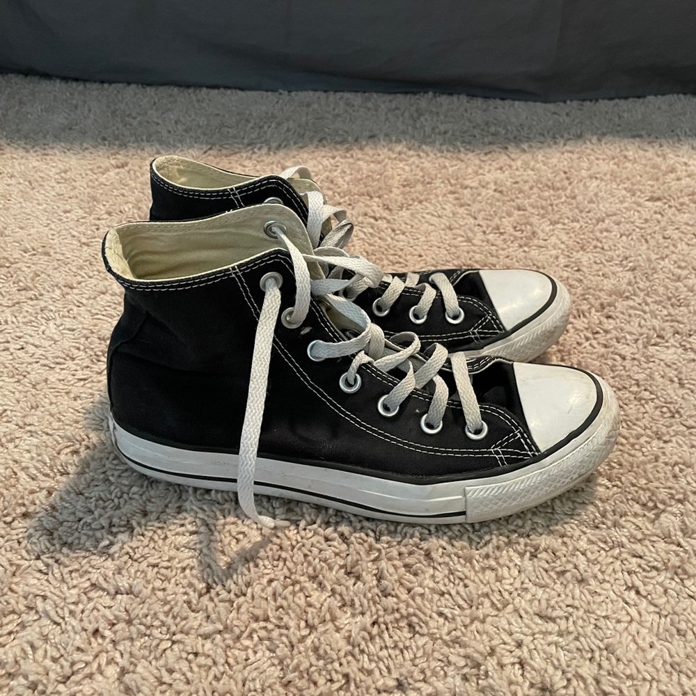 High top black Converse size 8 (women’s)
